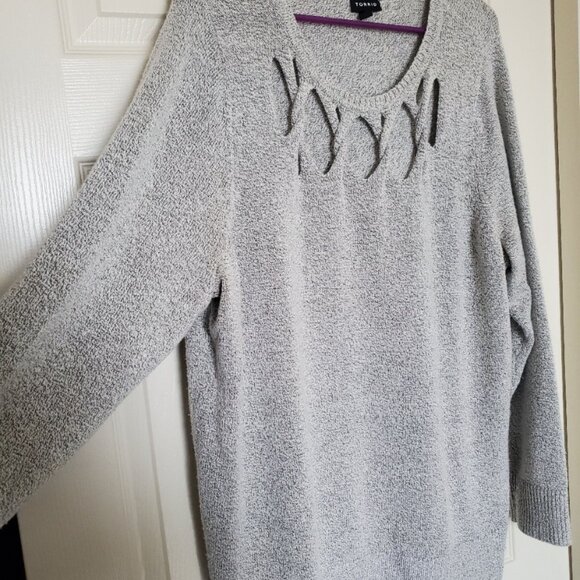 Torrid Sweaters - Torrid Grey Slash Yoke Pullover Knit Sweater Size 3